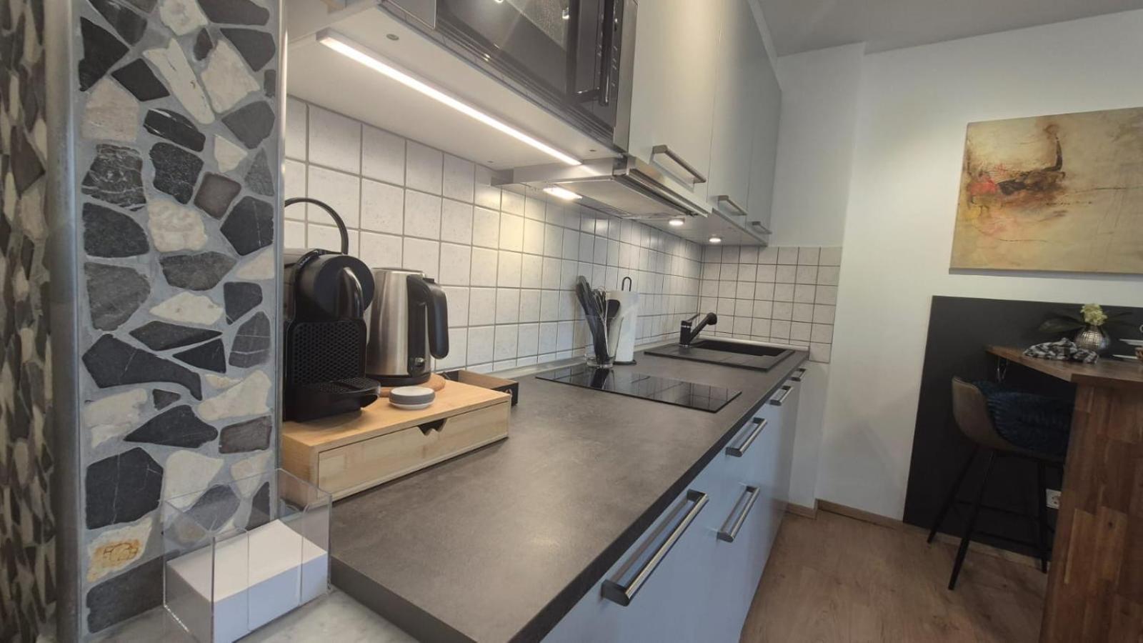 Apartment 1 Mit Terrasse Und Pkw-Stellplatz Леверкузен Екстер'єр фото
