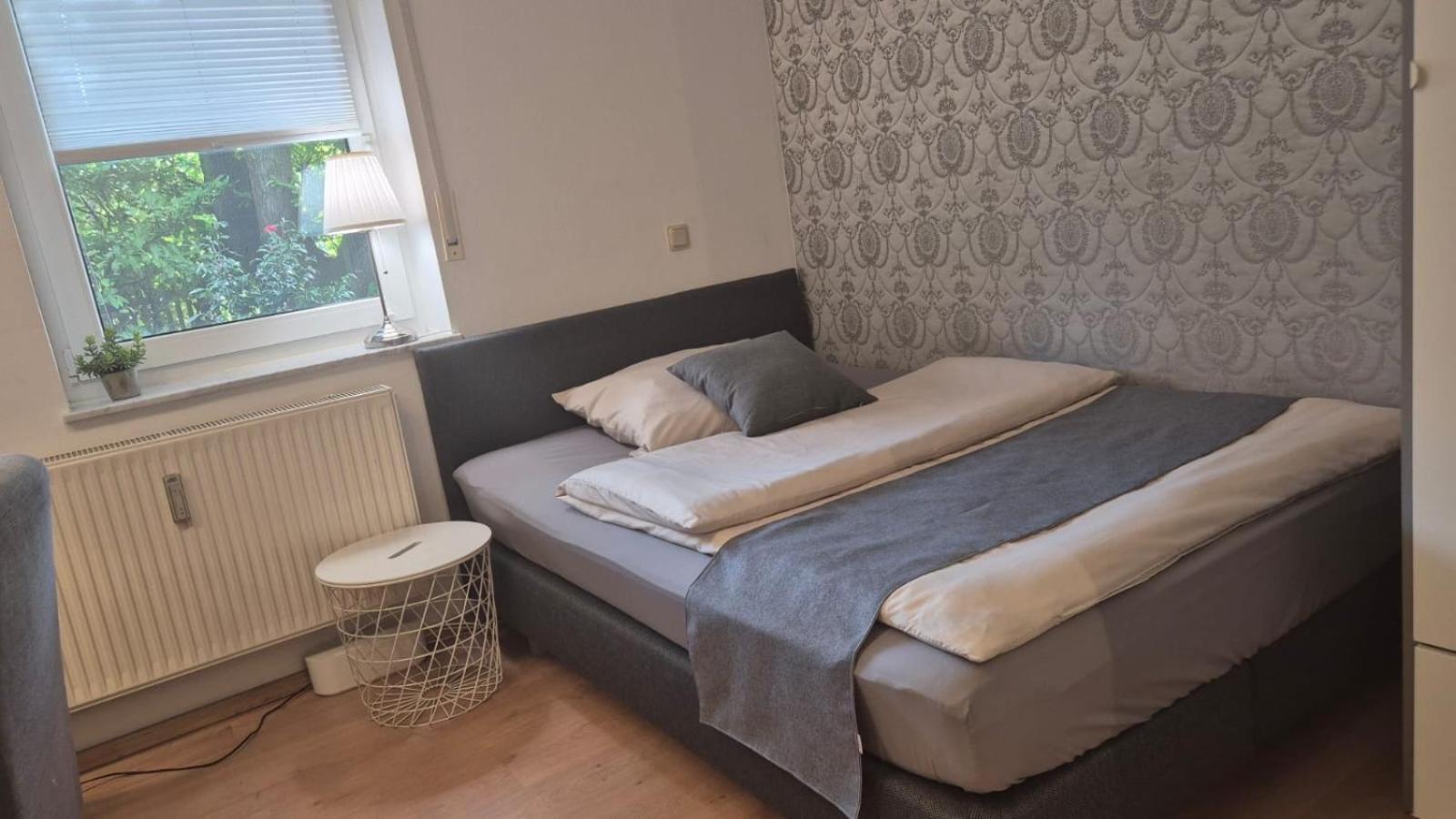 Apartment 1 Mit Terrasse Und Pkw-Stellplatz Леверкузен Екстер'єр фото