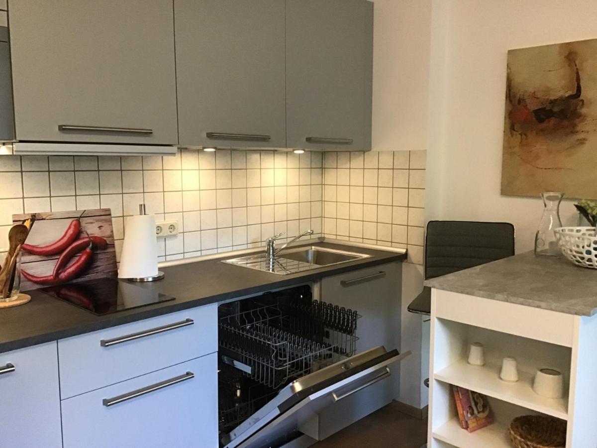 Apartment 1 Mit Terrasse Und Pkw-Stellplatz Леверкузен Екстер'єр фото