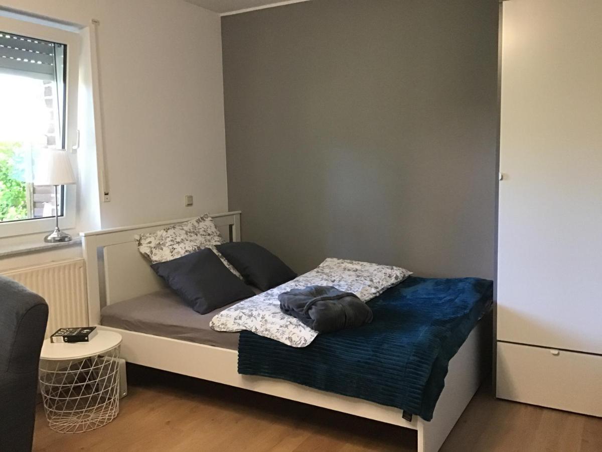 Apartment 1 Mit Terrasse Und Pkw-Stellplatz Леверкузен Екстер'єр фото